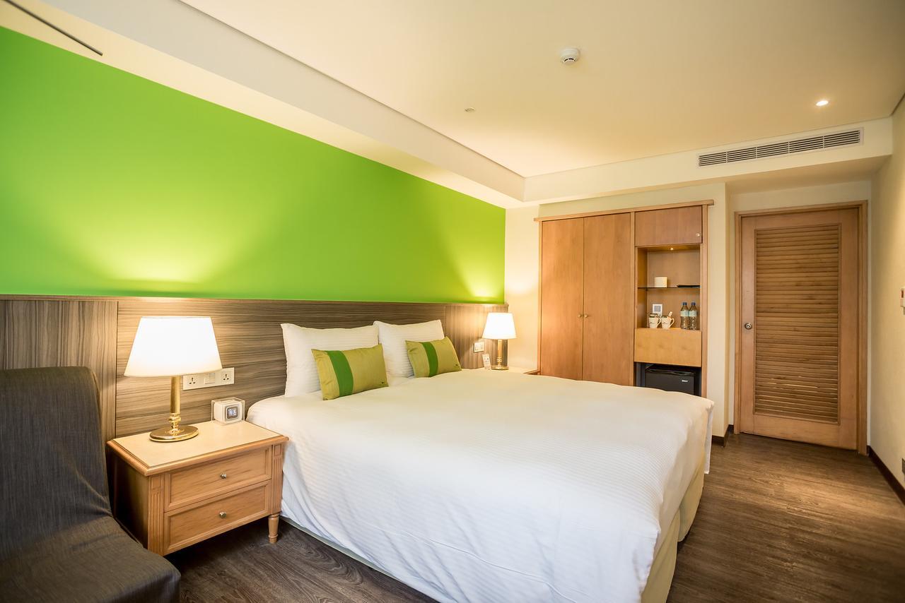 Green World Triple Beds Hotel Taipei Exterior photo