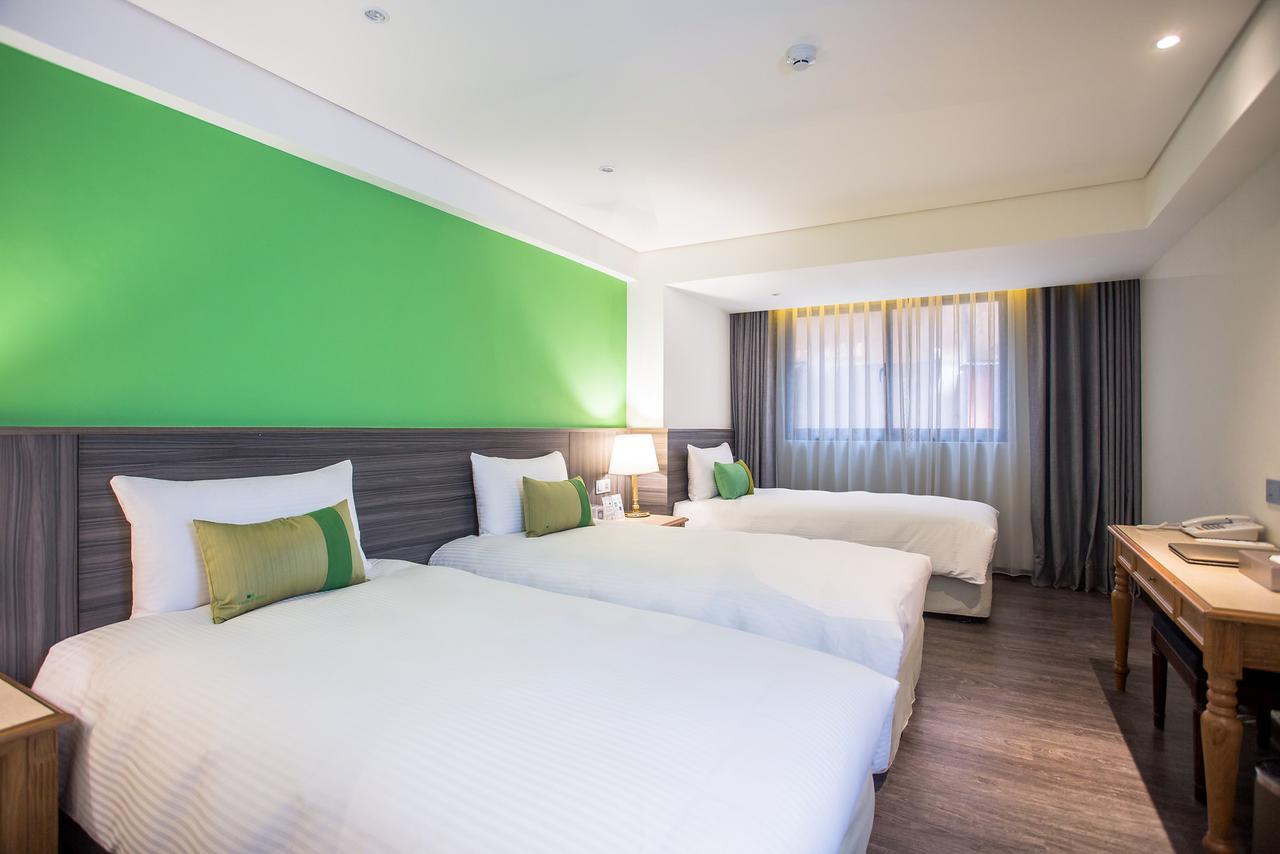 Green World Triple Beds Hotel Taipei Exterior photo