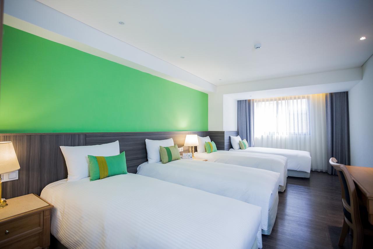 Green World Triple Beds Hotel Taipei Exterior photo