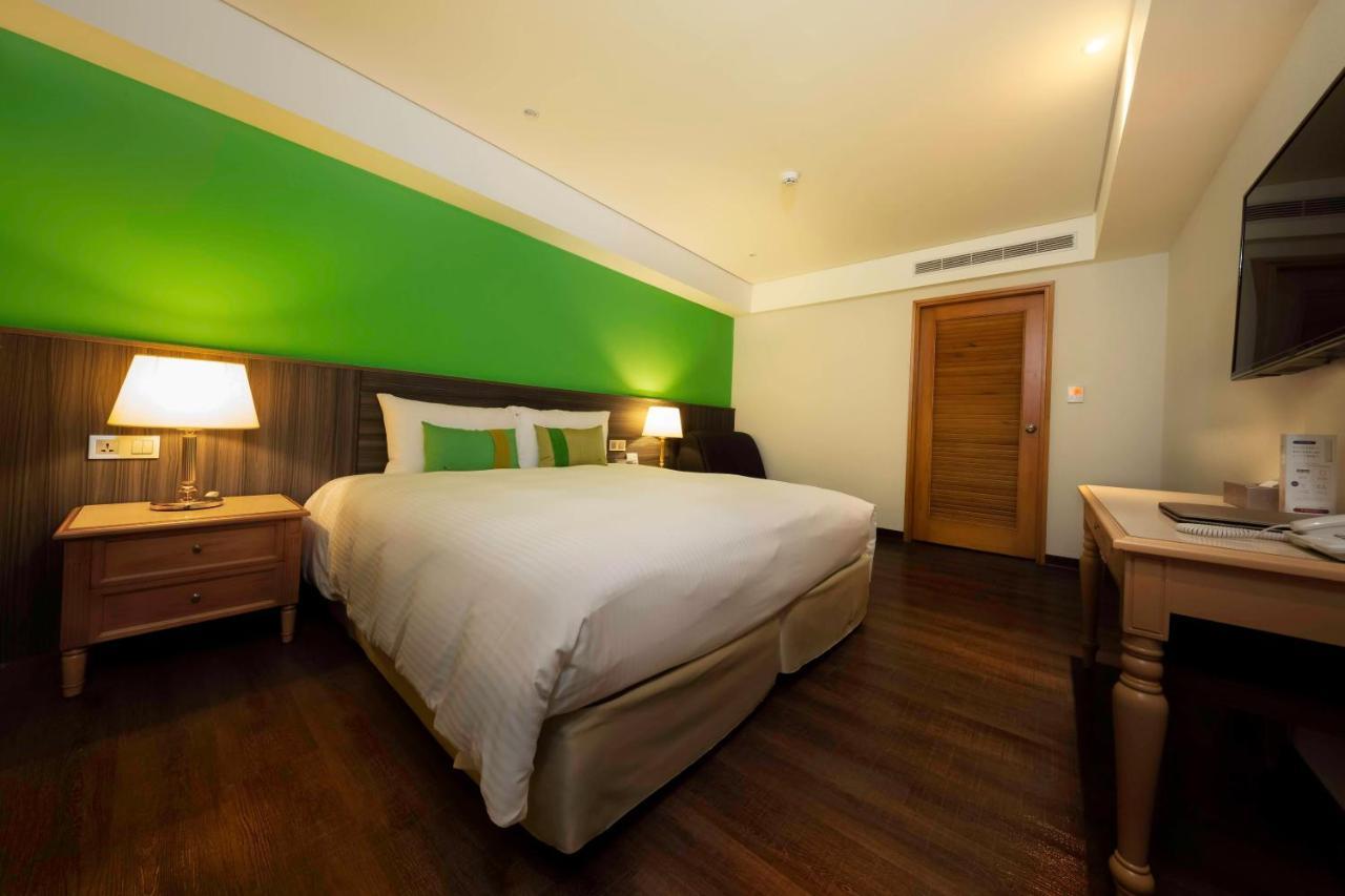 Green World Triple Beds Hotel Taipei Exterior photo